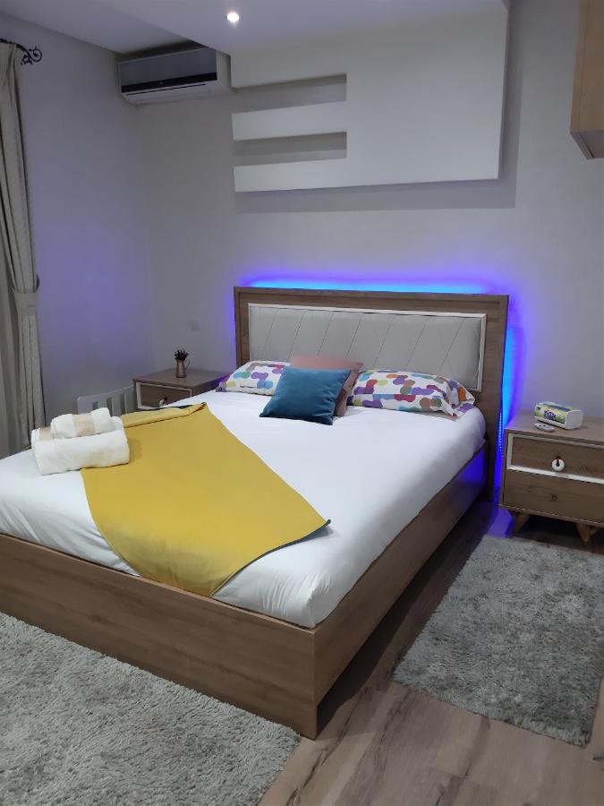 Appartement Pour Familles En Residence Avec Piscine Et Wifi Marrakesh Ngoại thất bức ảnh