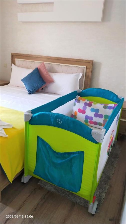 Appartement Pour Familles En Residence Avec Piscine Et Wifi Marrakesh Ngoại thất bức ảnh